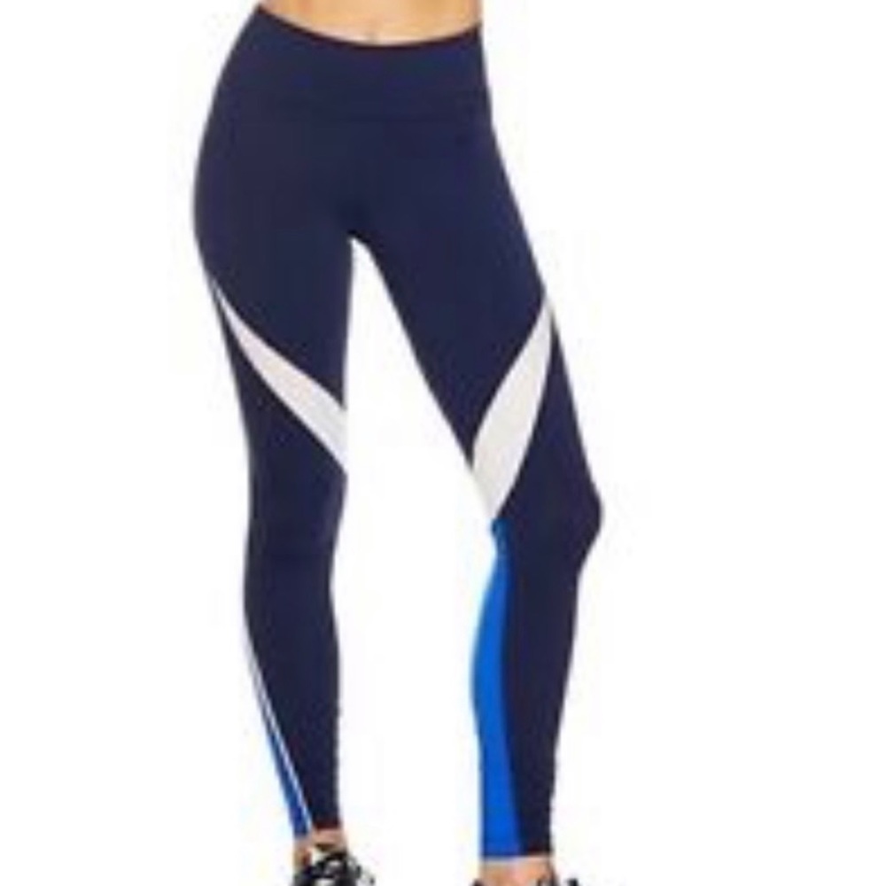 Nike’s Leggins size L